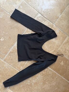 lululemon athletica Black Long Sleeve Crop Top